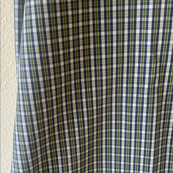 L.L. Bean wrinkle resistant button down - Picture 2 of 6